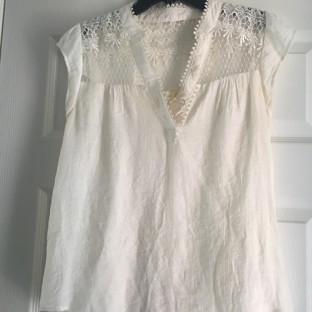 Miss Daisy Medium White blouse